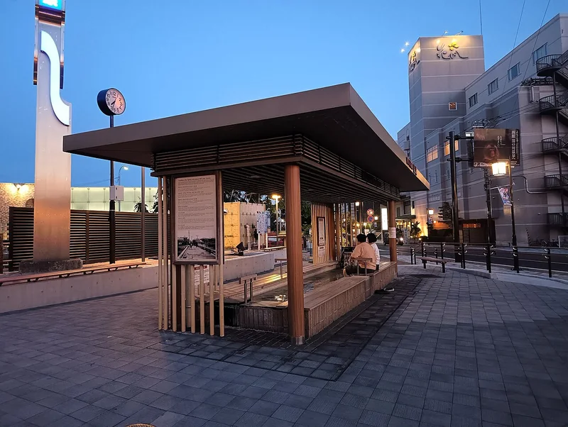 The sheltered public footbath near the Yunokawa Onsen tram stop