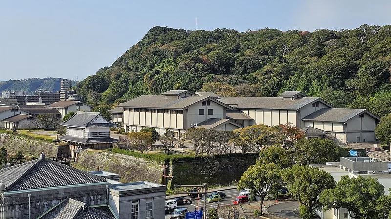 Reimeikan museum and the reconstructed Goromon gate seen from the Prefectural Exchange Center
