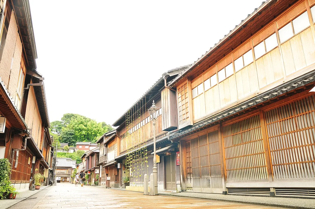 Traditional wooden buildings in Higashi Chaya