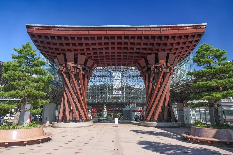 Tsuzumi-mon gate at Kanazawa Station