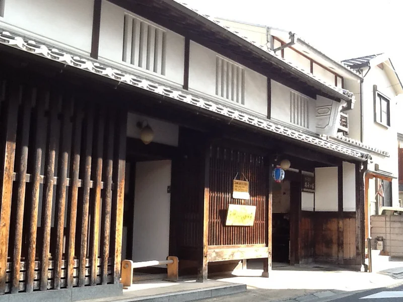 Wooden lattice frontage at Naramachi Koshi-no-Ie