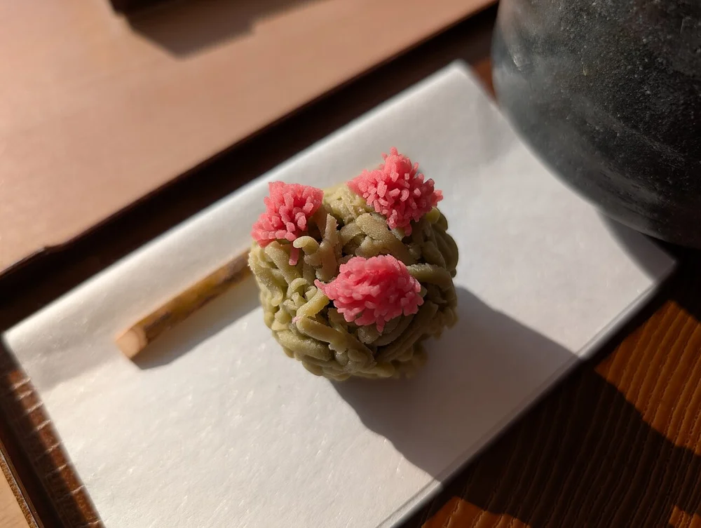 An azalea-shaped wagashi by Noriko Jazayeri